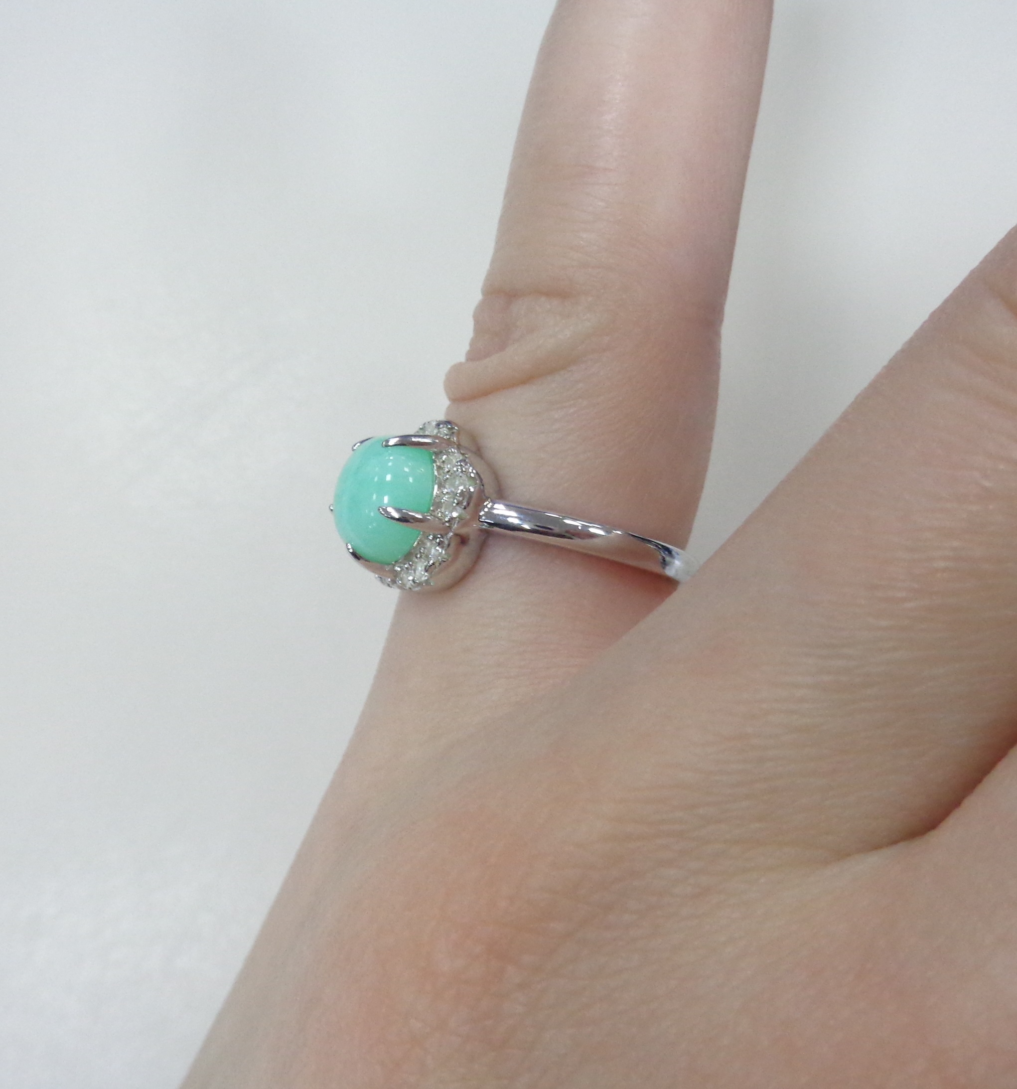 Серебряное кольцо с зеленым халцедоном "Цветок"